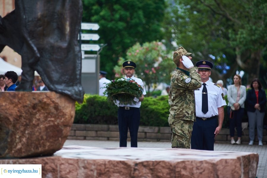 Városnap 2022 - emlékező koszorúzás