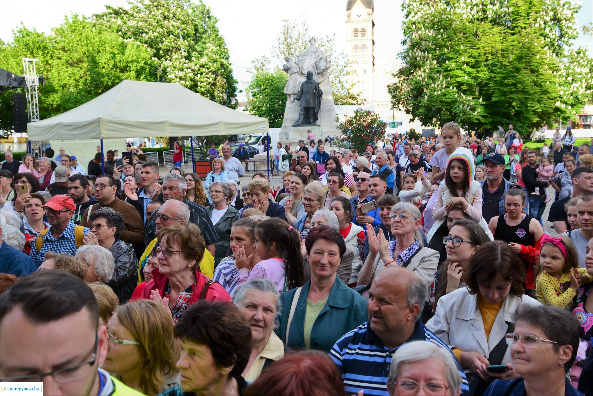 Városnap 2022 - fehércsokis várostortát készítettek a Sipkay-s cukrásztanulók