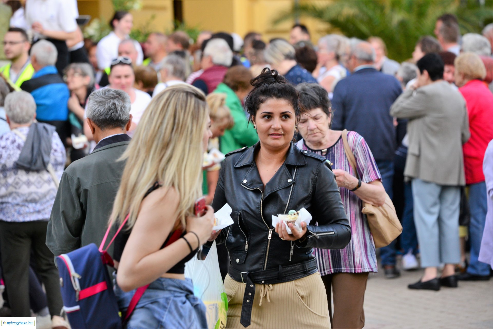 Városnap 2022 - fehércsokis várostortát készítettek a Sipkay-s cukrásztanulók