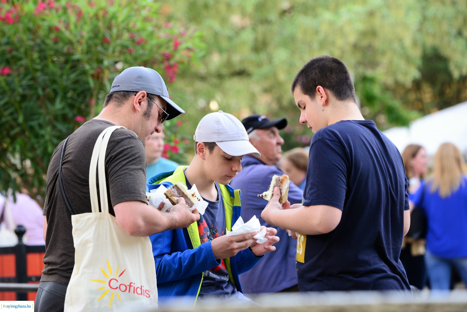 Városnap 2022 - fehércsokis várostortát készítettek a Sipkay-s cukrásztanulók