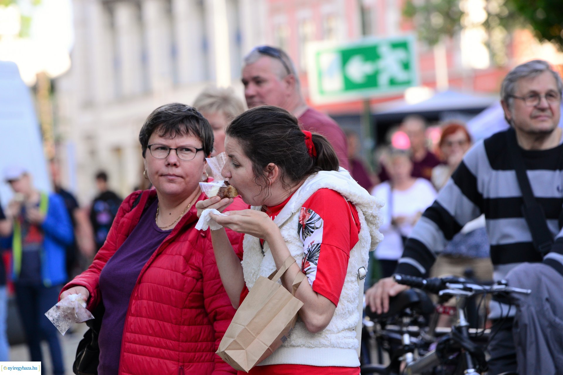 Városnap 2022 - fehércsokis várostortát készítettek a Sipkay-s cukrásztanulók