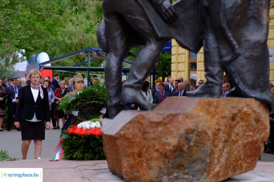 Városnap 2023 - emlékező koszorúzás