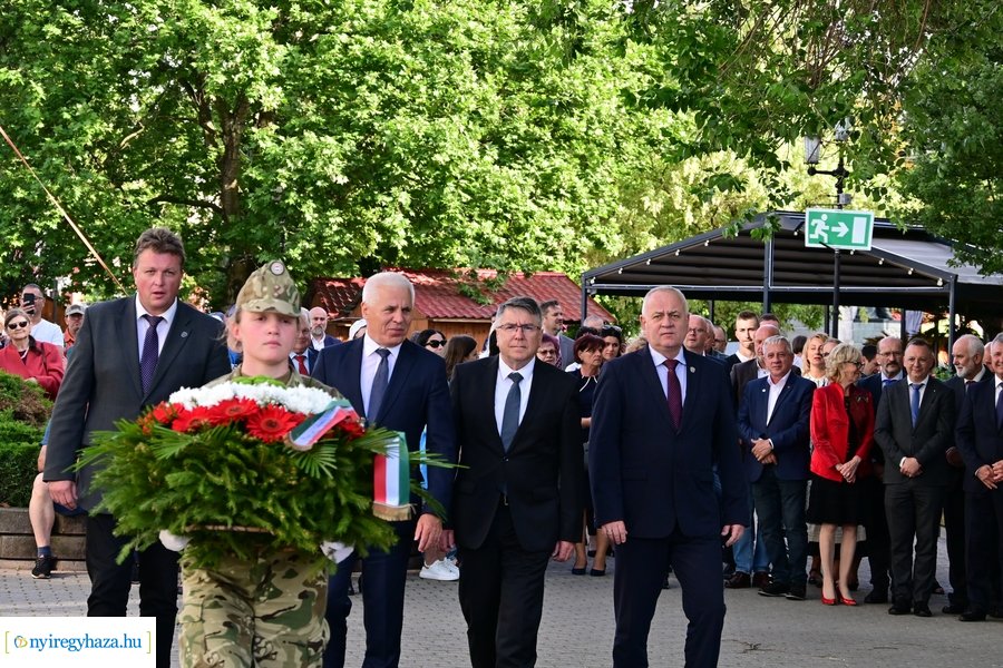 Városnap 2024 - emlékező koszorúzás