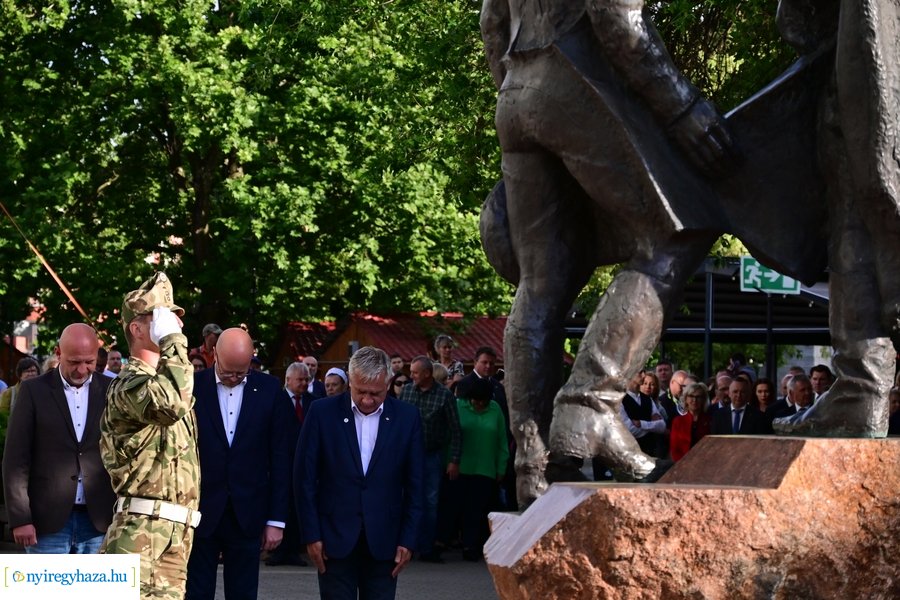 Városnap 2024 - emlékező koszorúzás