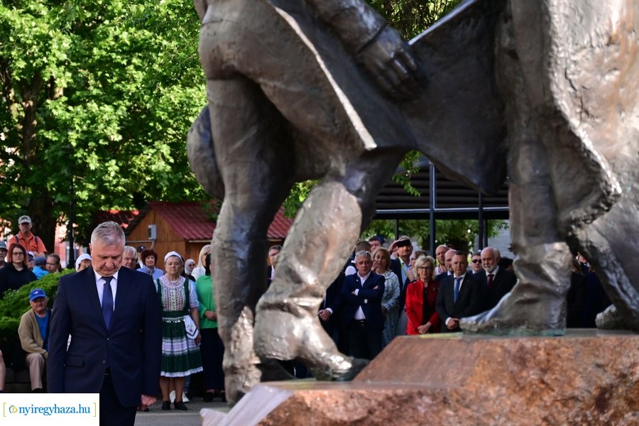 Városnap 2024 - emlékező koszorúzás