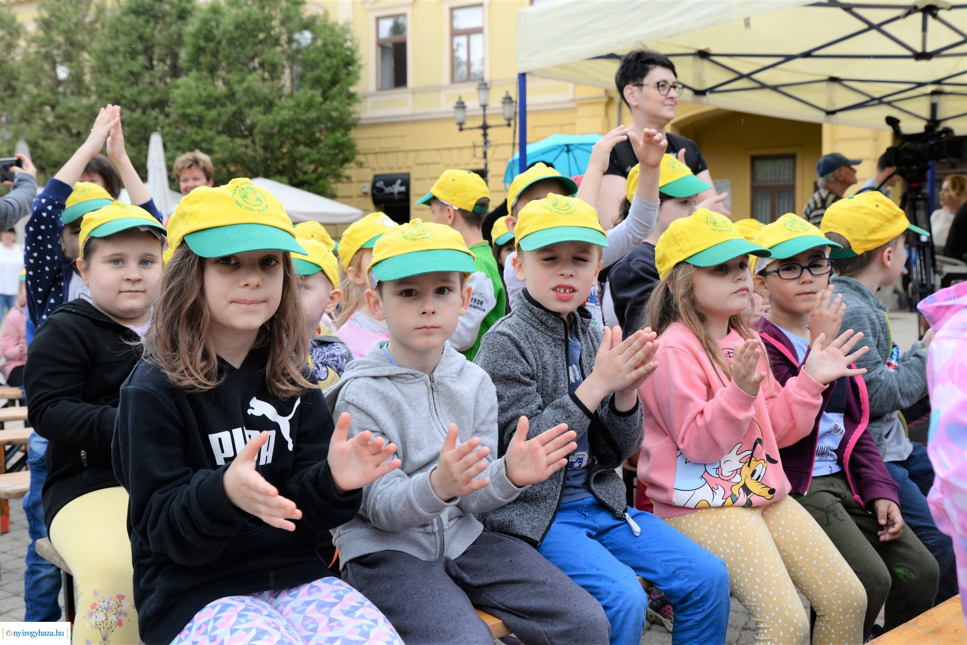 Városnap - a Dongó együttes műsorával kezdődtek a színpadi programok