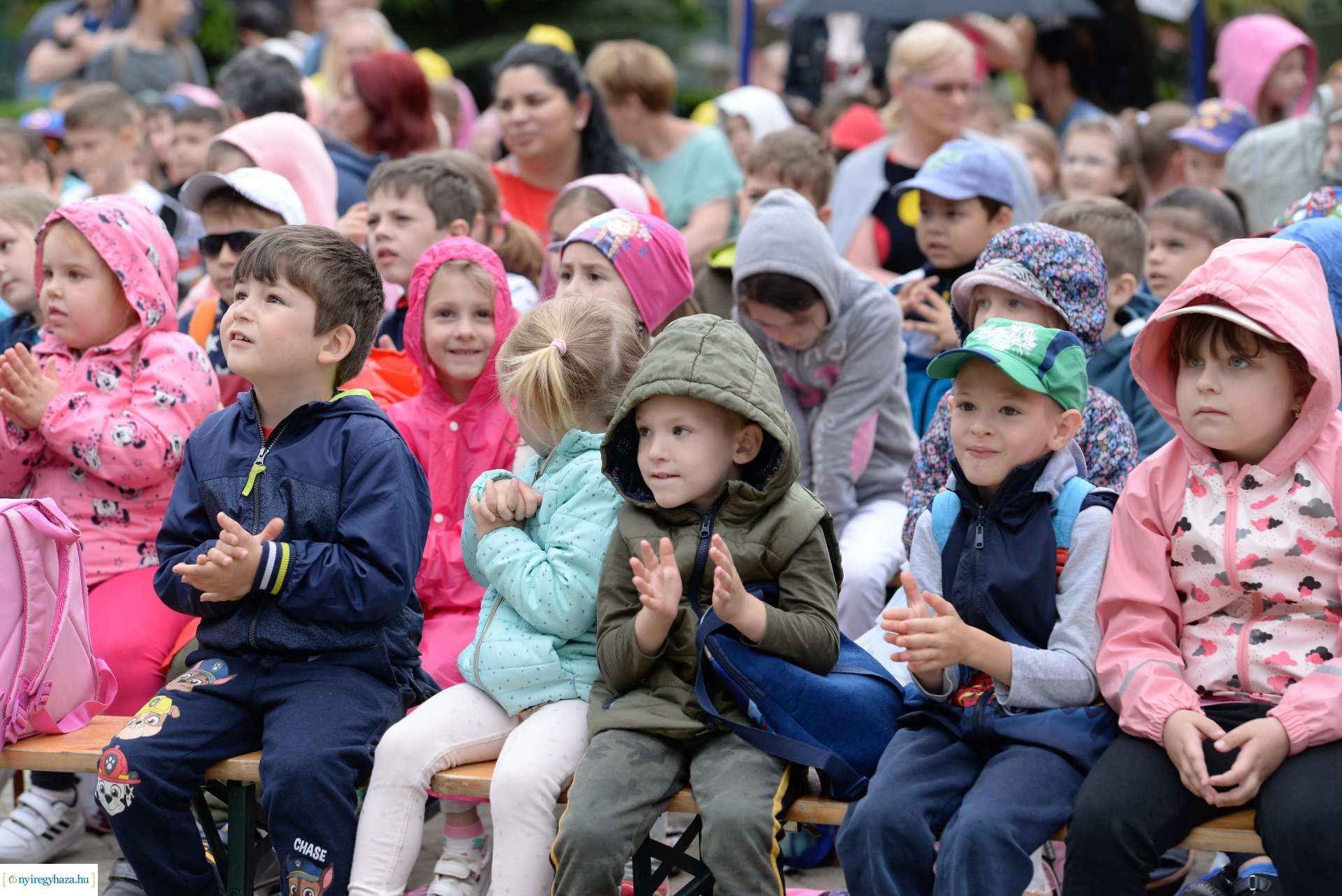 Városnap - a Dongó együttes műsorával kezdődtek a színpadi programok