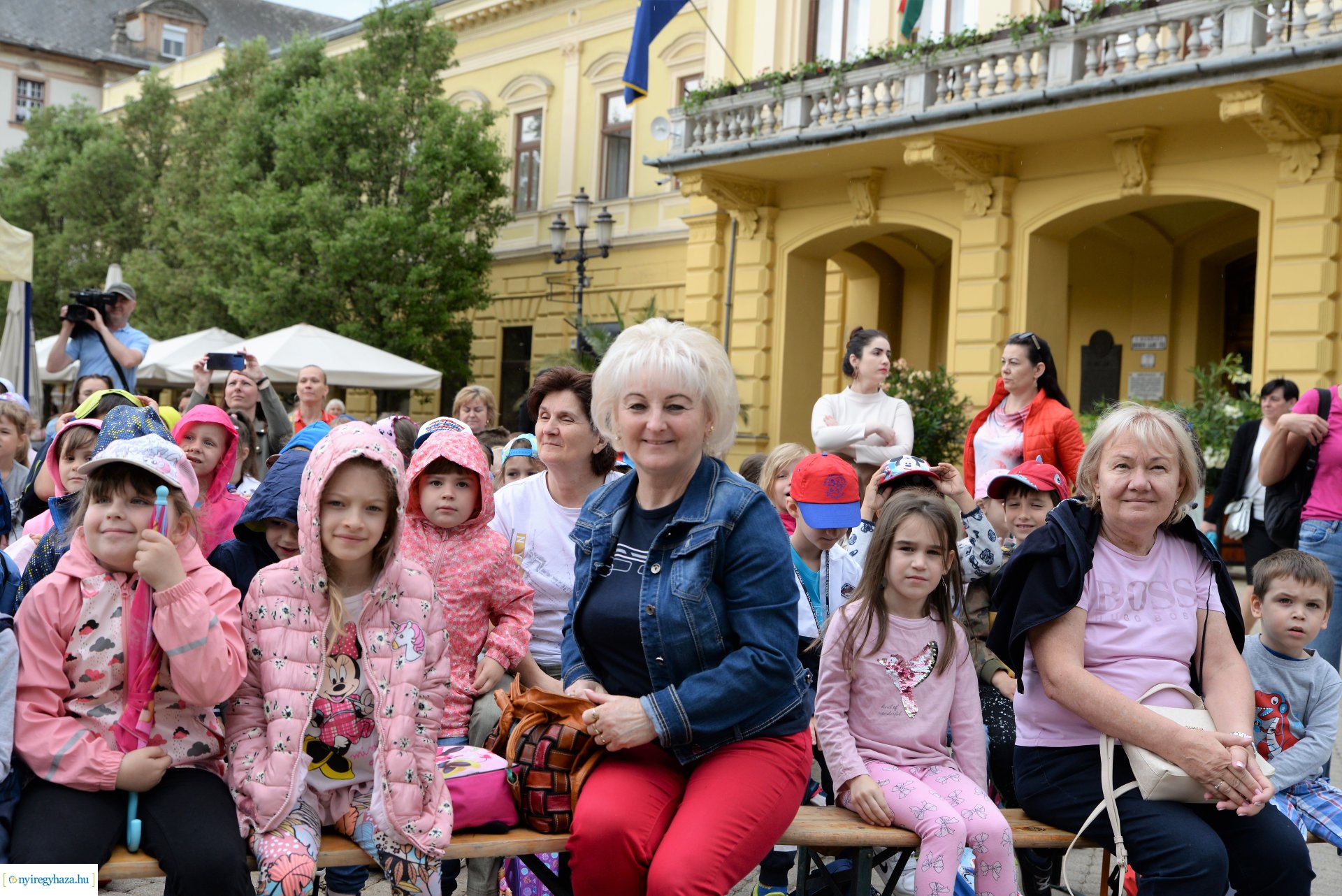 Városnap - a Dongó együttes műsorával kezdődtek a színpadi programok