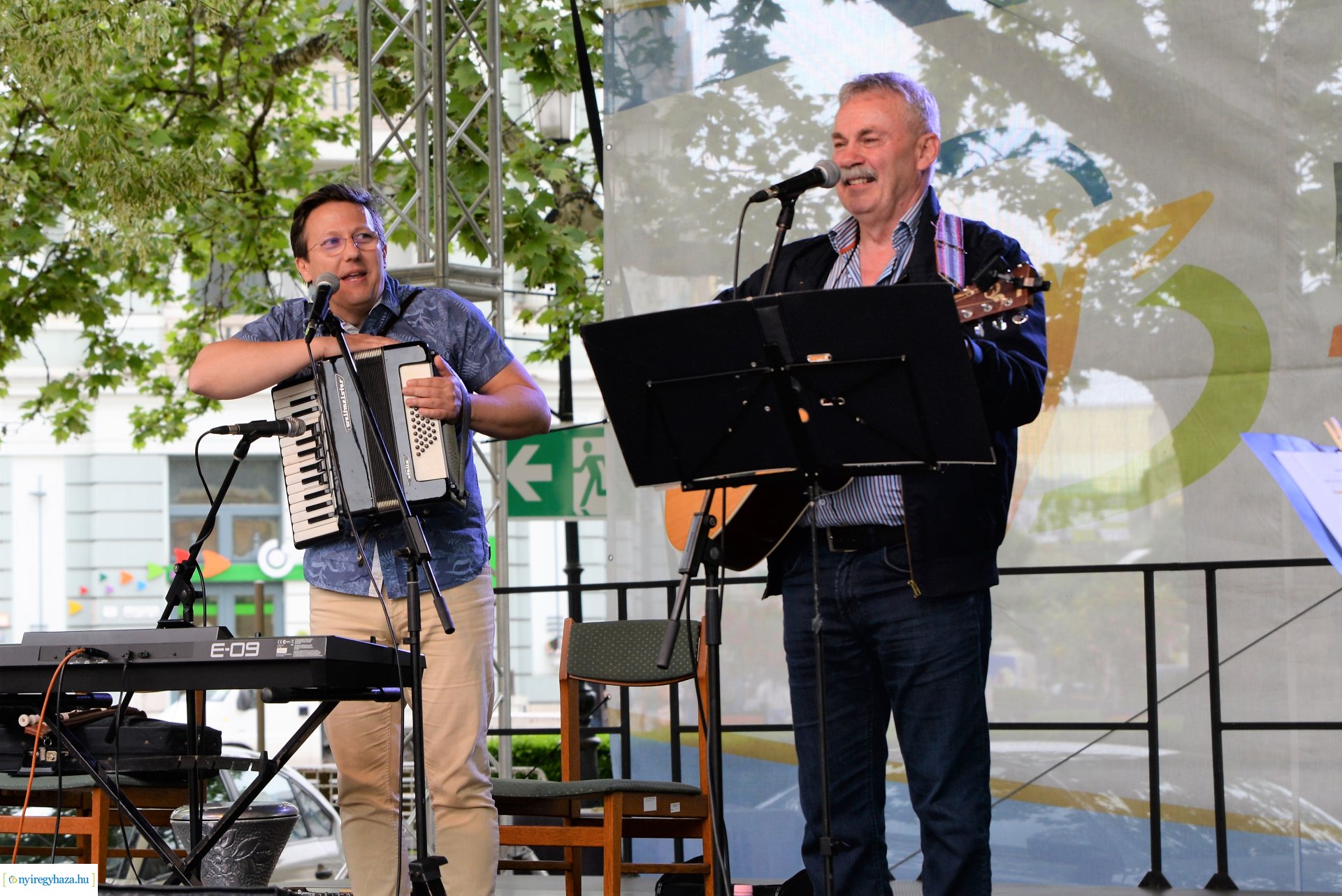Városnap - a Dongó együttes műsorával kezdődtek a színpadi programok
