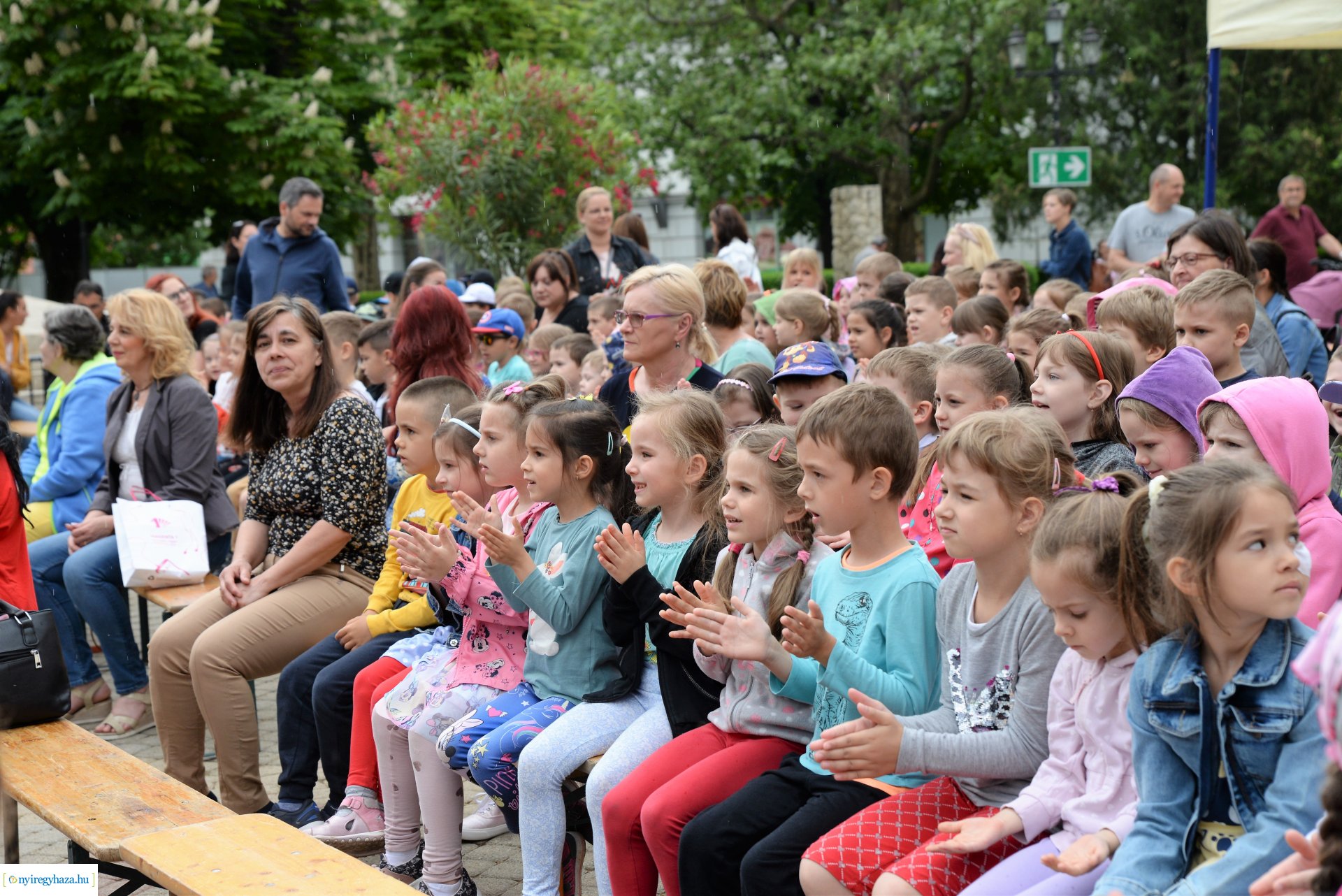 Városnap - a Dongó együttes műsorával kezdődtek a színpadi programok