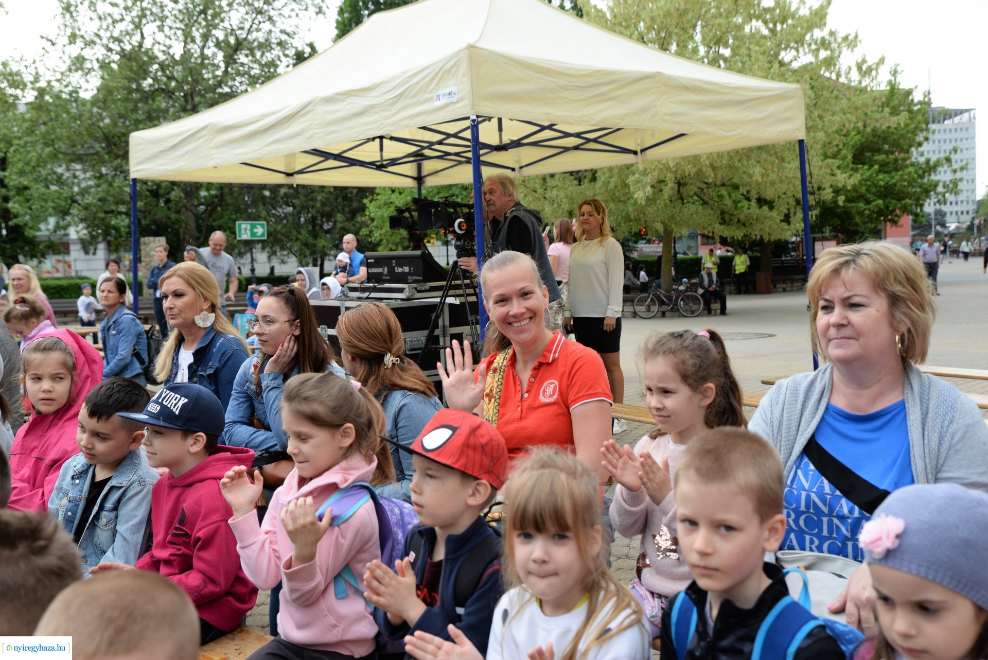 Városnap - a Dongó együttes műsorával kezdődtek a színpadi programok