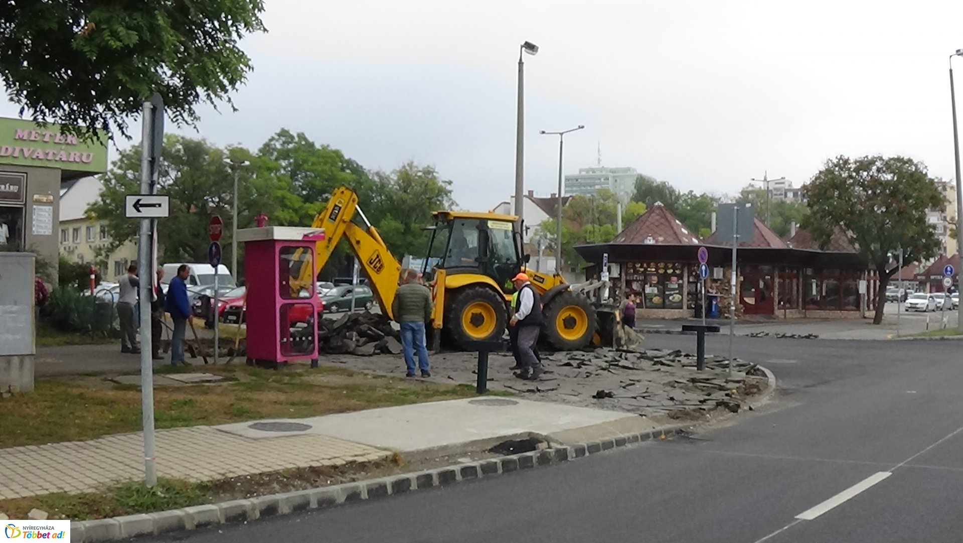 Városszerte több helyen újulnak a járdák
