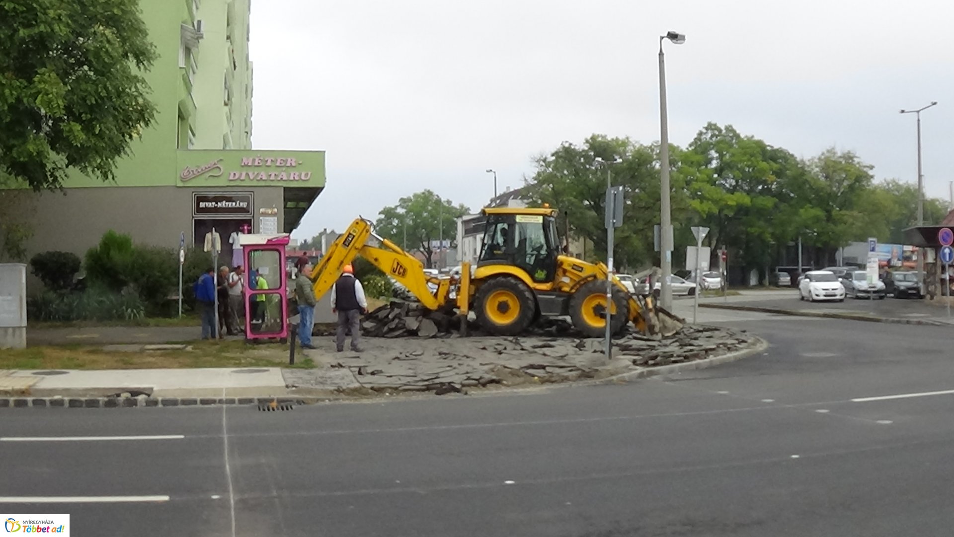 Városszerte több helyen újulnak a járdák