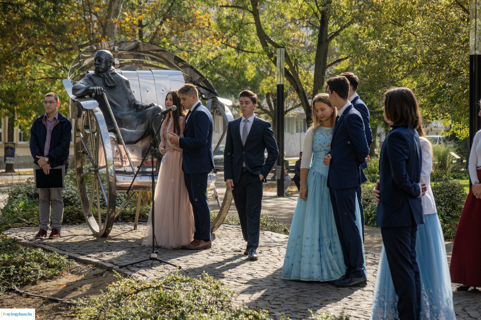 Városunk szülöttére, Krúdy Gyulára emlékeztünk a Bessenyei téren