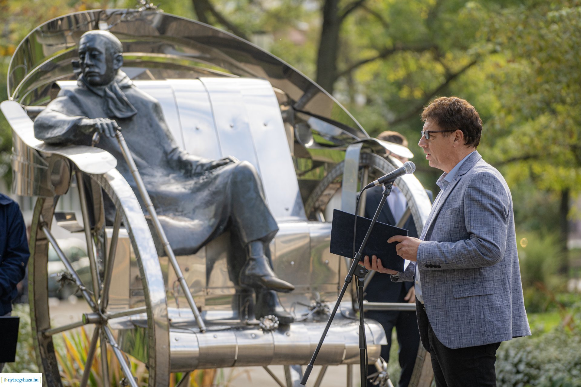 Városunk szülöttére, Krúdy Gyulára emlékeztünk a Bessenyei téren