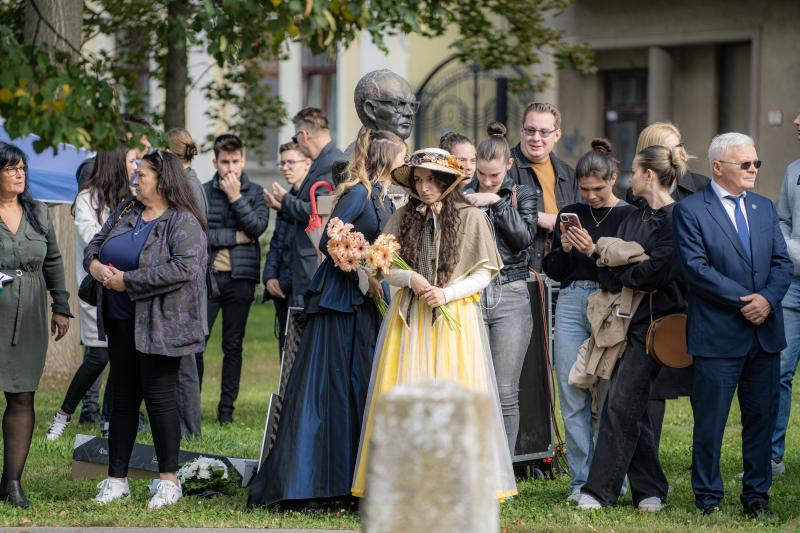 Városunk szülöttére, Krúdy Gyulára emlékeztünk a Bessenyei téren
