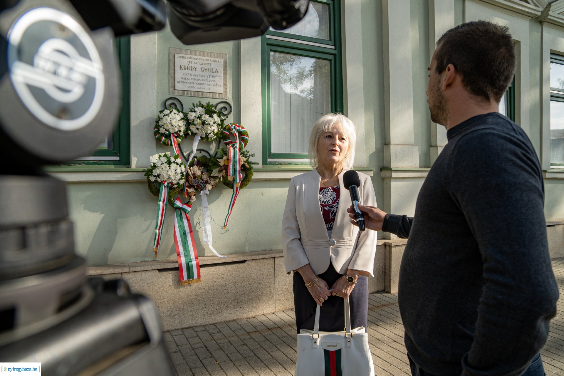 Városunk szülöttére, Krúdy Gyulára emlékeztünk szülőházánál és egykori iskolájánál