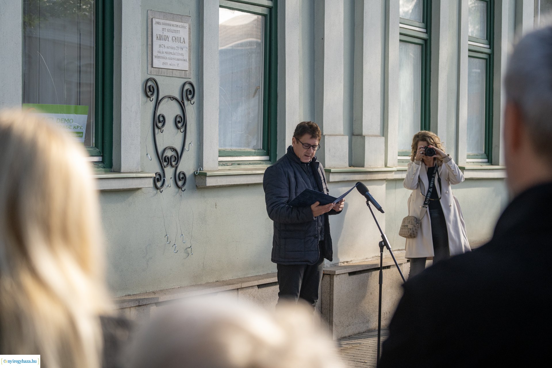 Városunk szülöttére, Krúdy Gyulára emlékeztünk szülőházánál és egykori iskolájánál