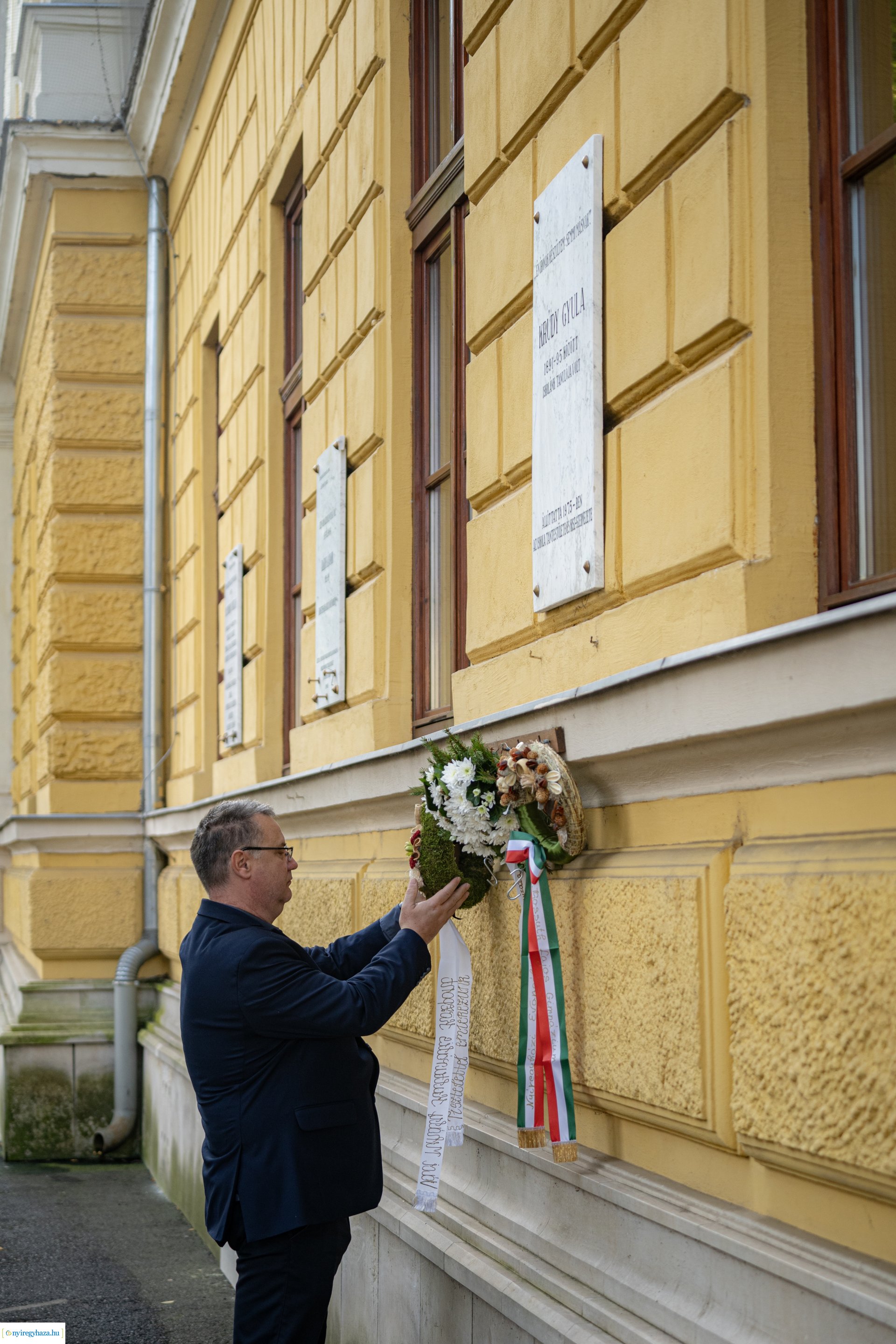 Városunk szülöttére, Krúdy Gyulára emlékeztünk szülőházánál és egykori iskolájánál