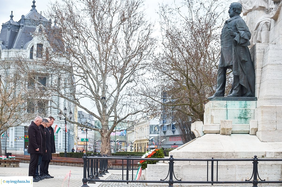 Városvezetői koszorúzás