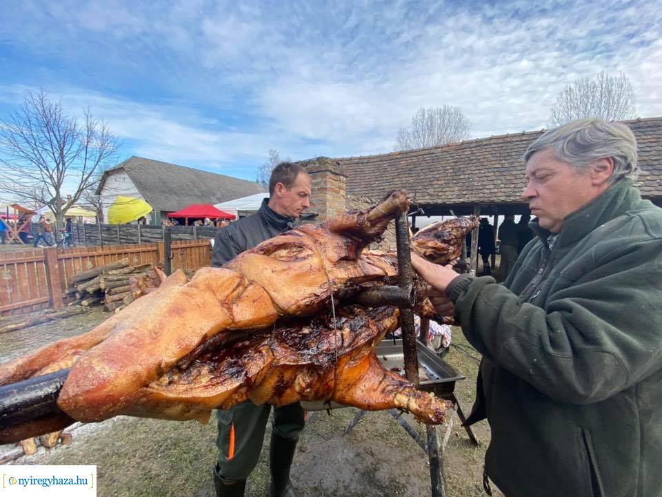 Vasárnap Disznótoros