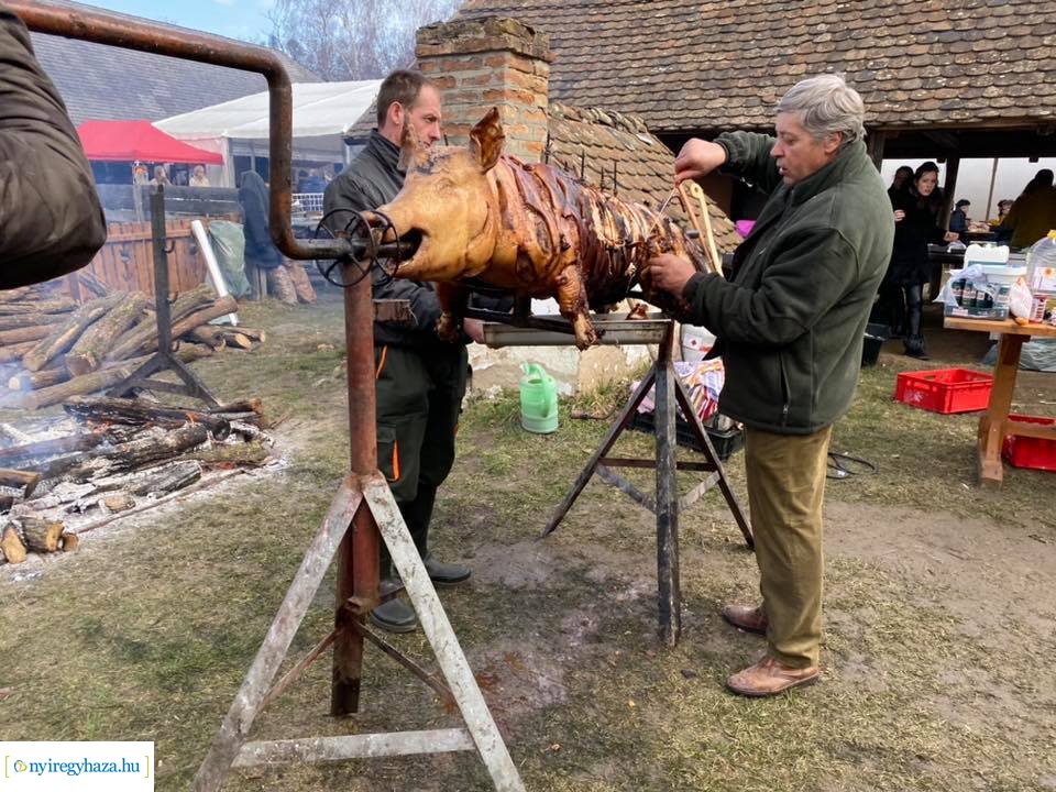 Vasárnap Disznótoros