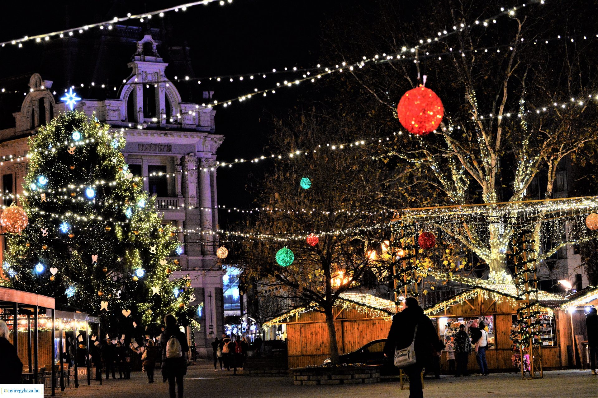Vasárnap kigyúlnak az adventi fények Nyíregyháza belvárosában