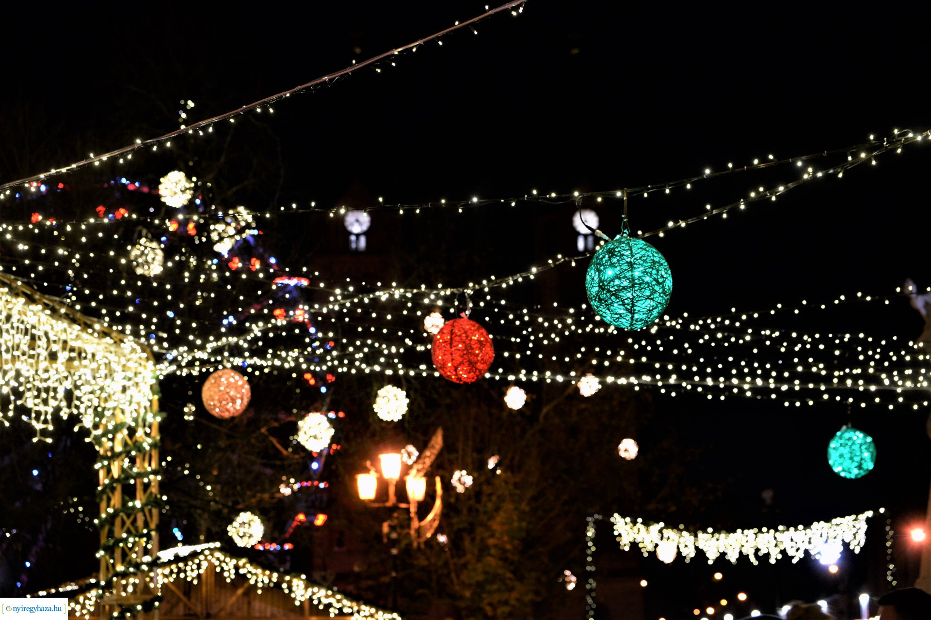 Vasárnap kigyúlnak az adventi fények Nyíregyháza belvárosában