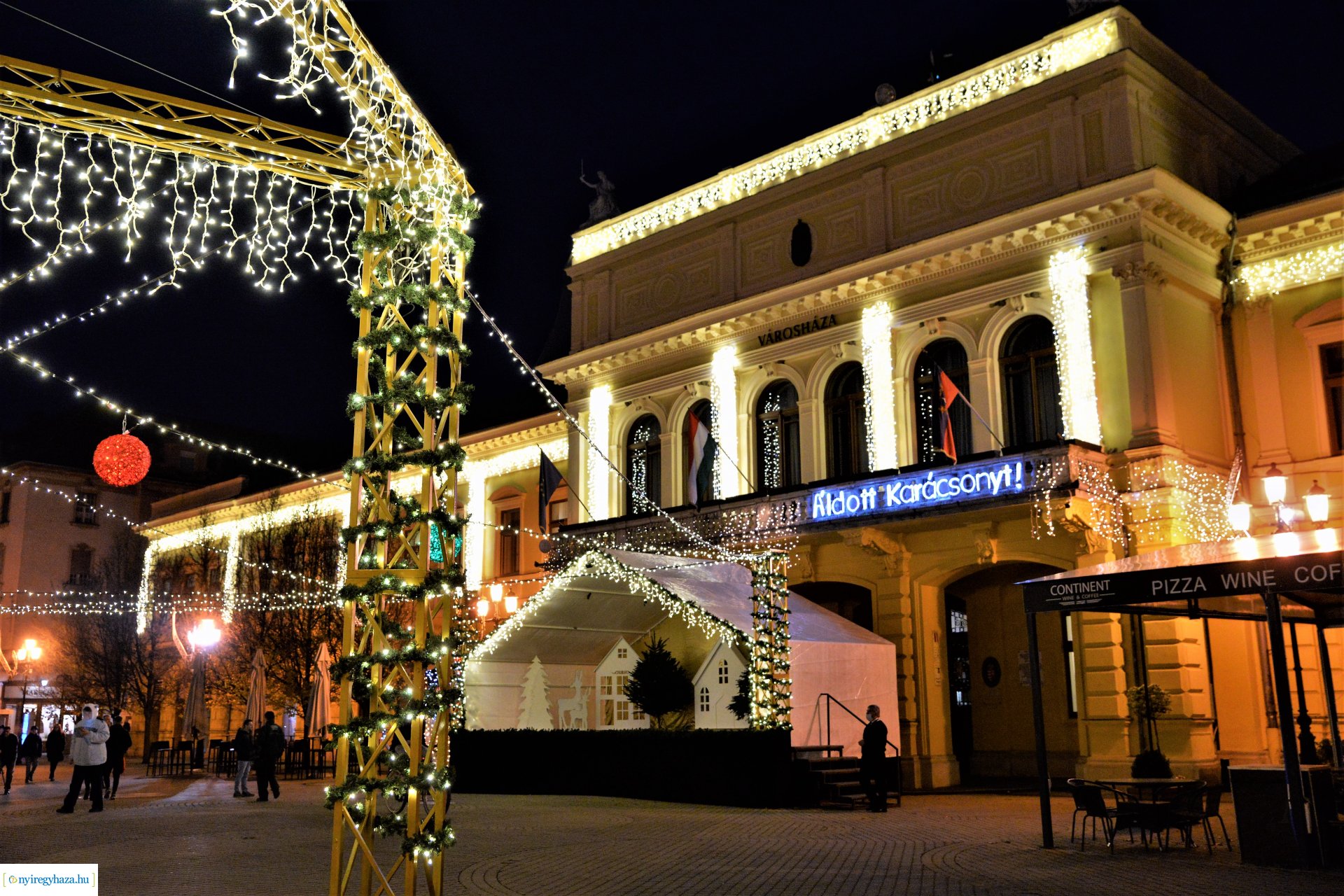 Vasárnap kigyúlnak az adventi fények Nyíregyháza belvárosában