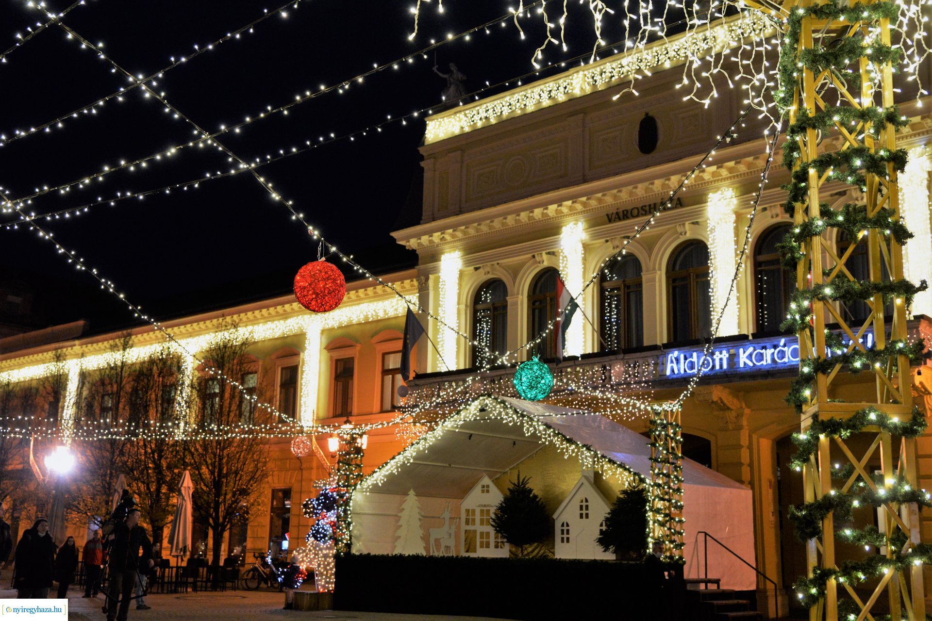 Vasárnap kigyúlnak az adventi fények Nyíregyháza belvárosában