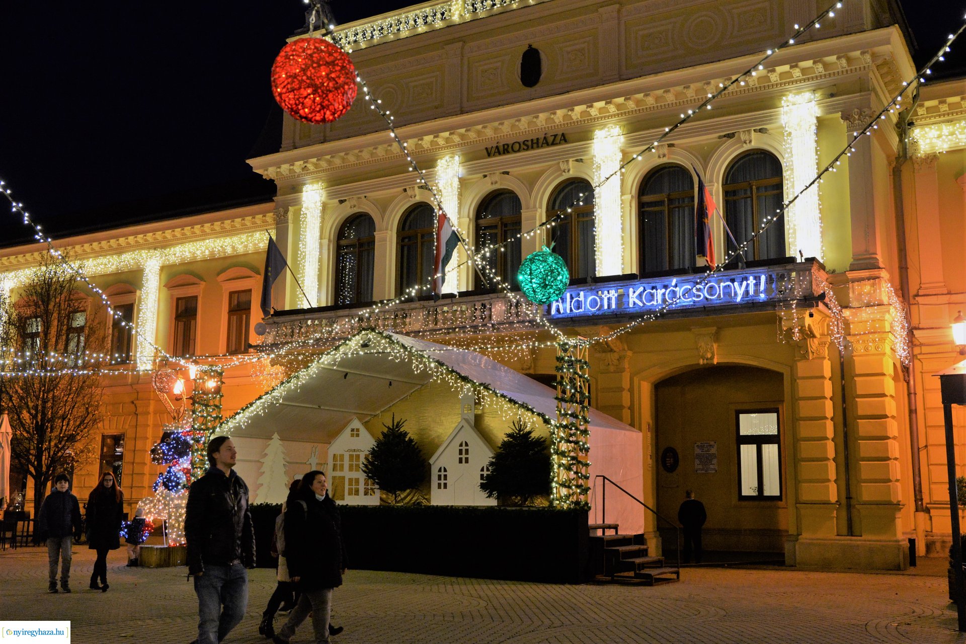 Vasárnap kigyúlnak az adventi fények Nyíregyháza belvárosában