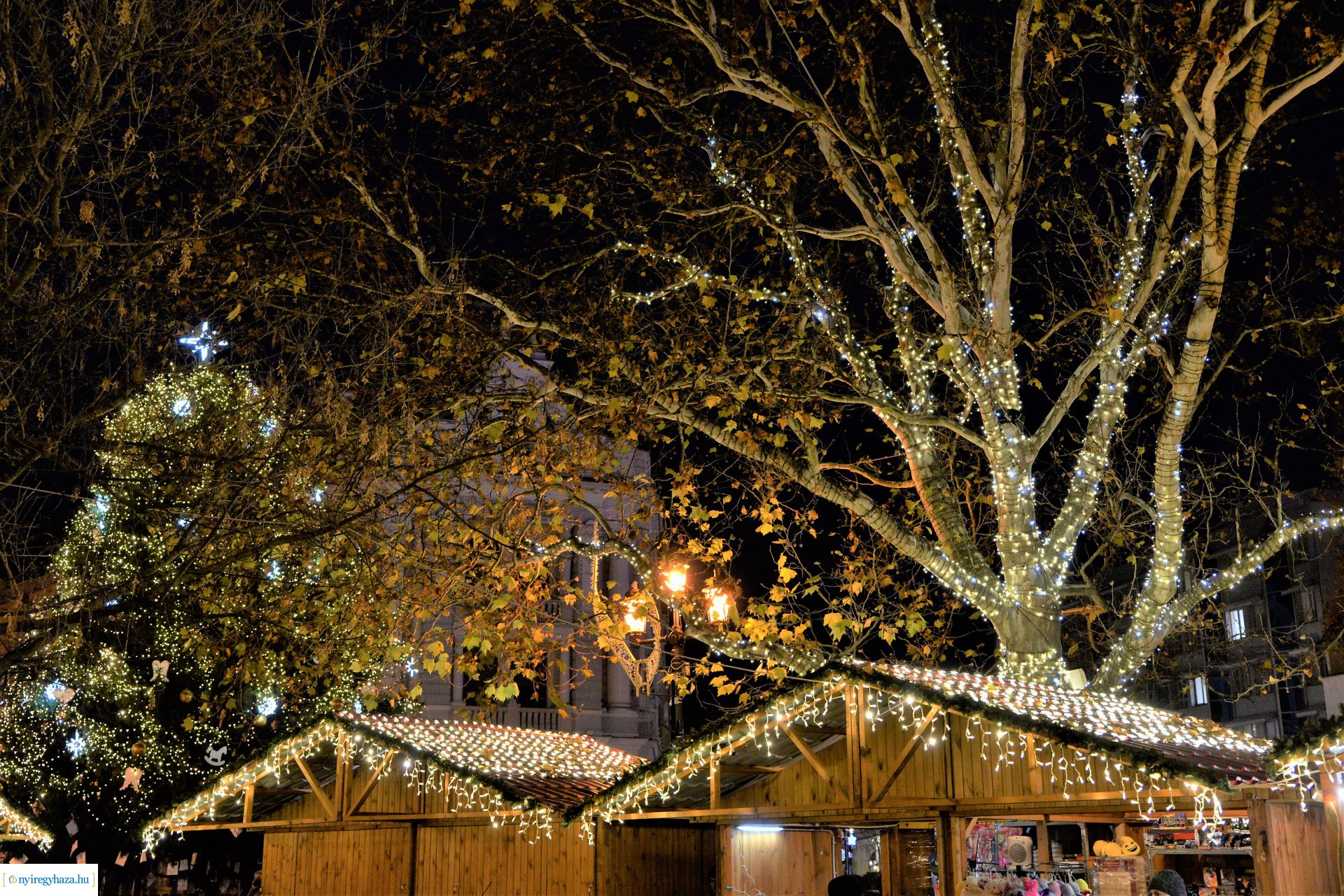 Vasárnap kigyúlnak az adventi fények Nyíregyháza belvárosában