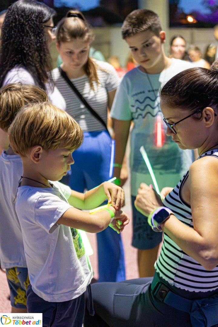 Ve-LED Futás az Nyíregyházi Atlétikai Centrumban