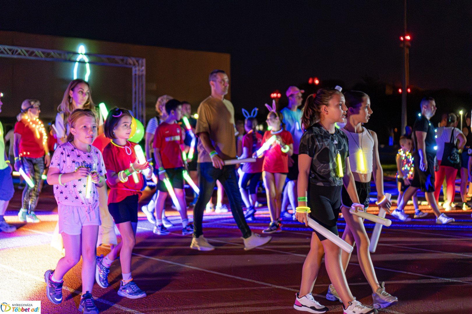 Ve-LED Futás az Nyíregyházi Atlétikai Centrumban
