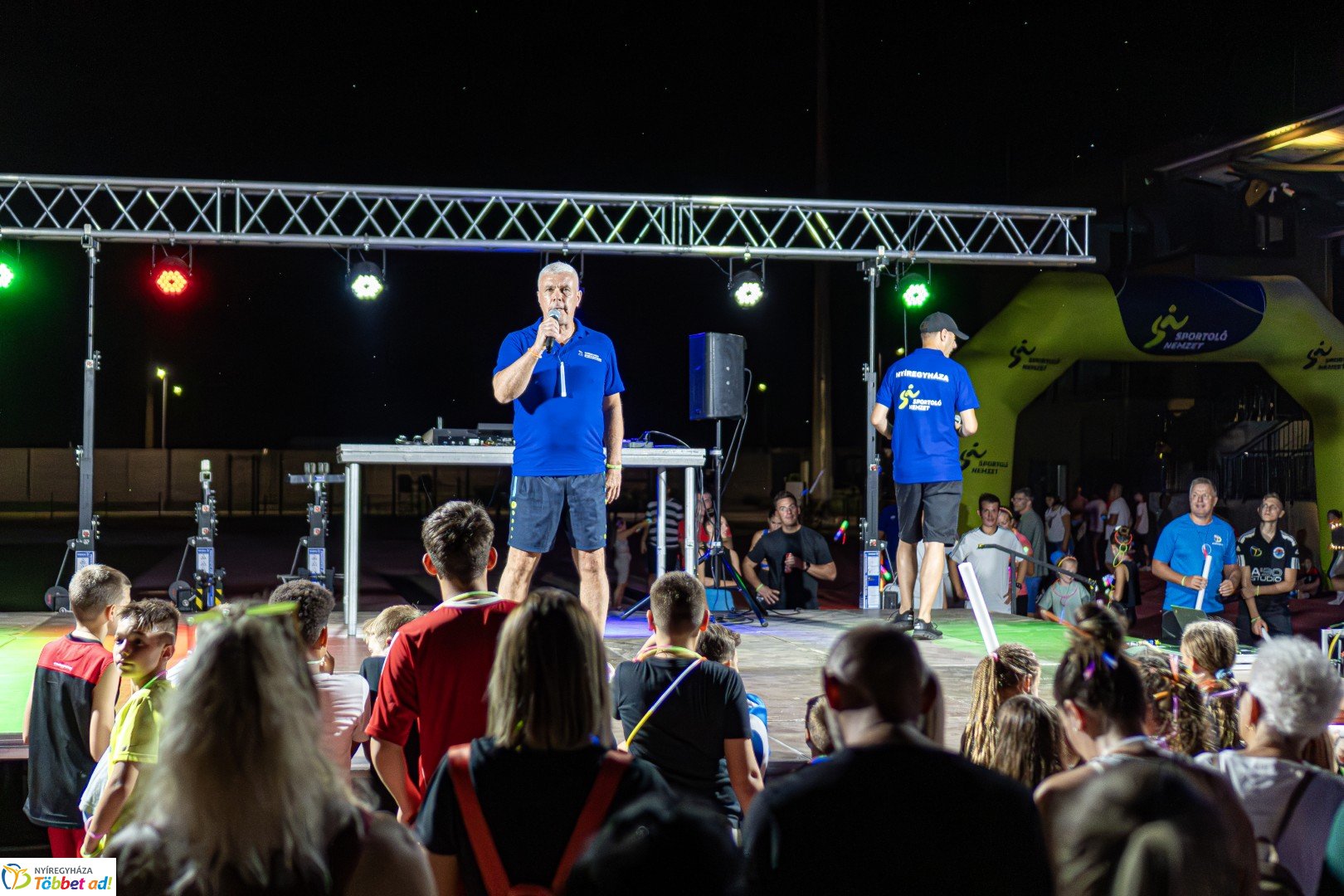 Ve-LED Futás az Nyíregyházi Atlétikai Centrumban