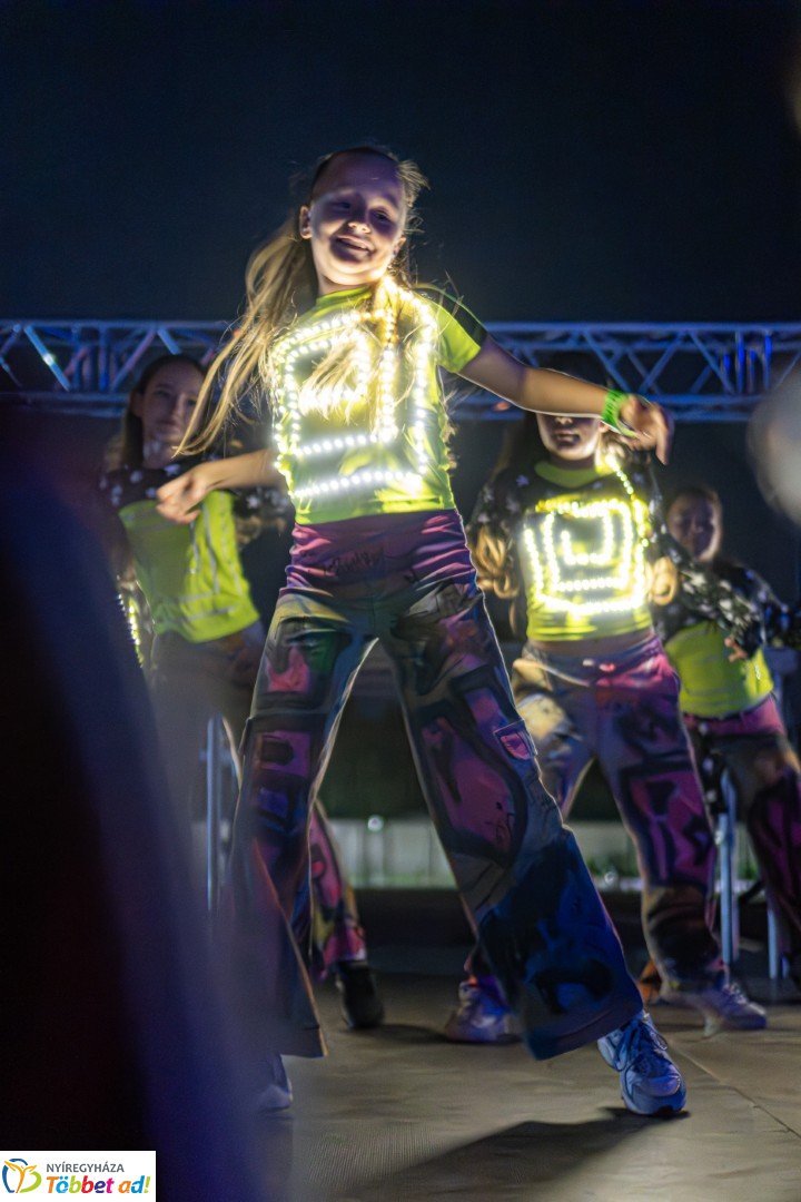 Ve-LED Futás az Nyíregyházi Atlétikai Centrumban