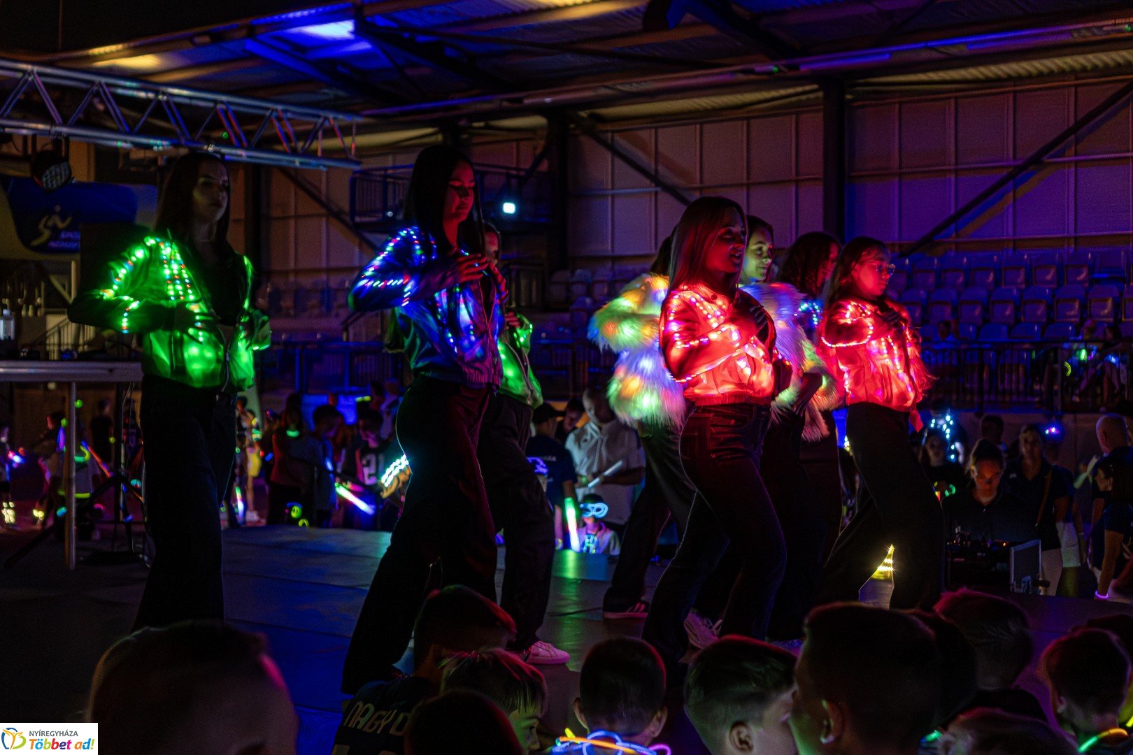 Ve-LED Futás az Nyíregyházi Atlétikai Centrumban