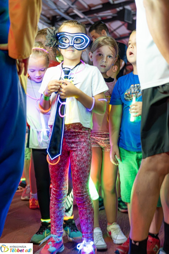 Ve-LED Futás az Nyíregyházi Atlétikai Centrumban