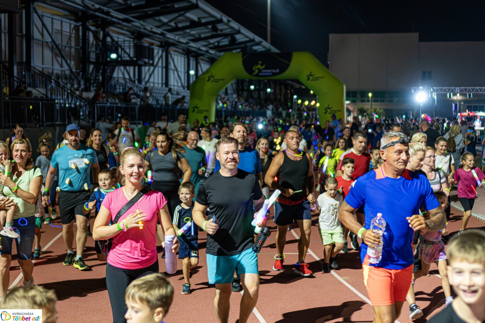 Ve-LED Futás az Nyíregyházi Atlétikai Centrumban