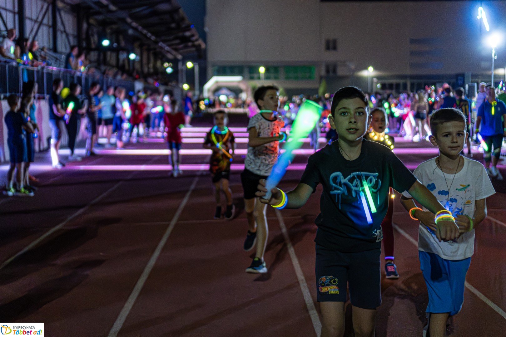 Ve-LED Futás az Nyíregyházi Atlétikai Centrumban