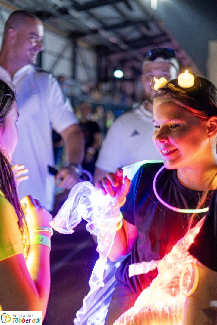 Ve-LED Futás az Nyíregyházi Atlétikai Centrumban