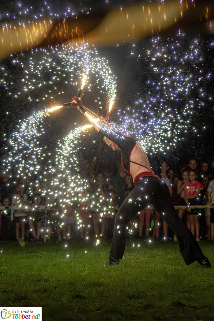 Ve-LED Futás az Nyíregyházi Atlétikai Centrumban