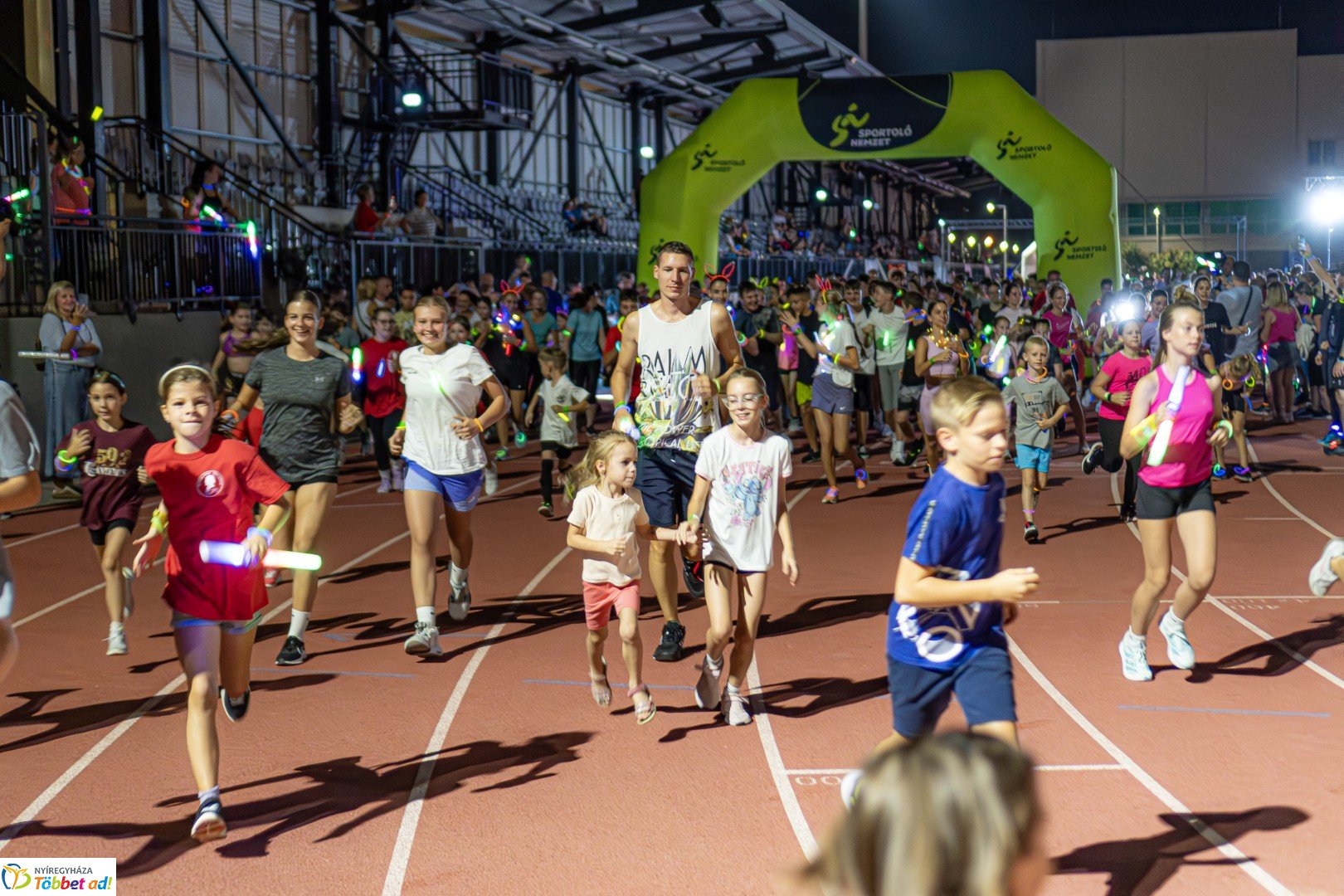 Ve-LED Futás az Nyíregyházi Atlétikai Centrumban