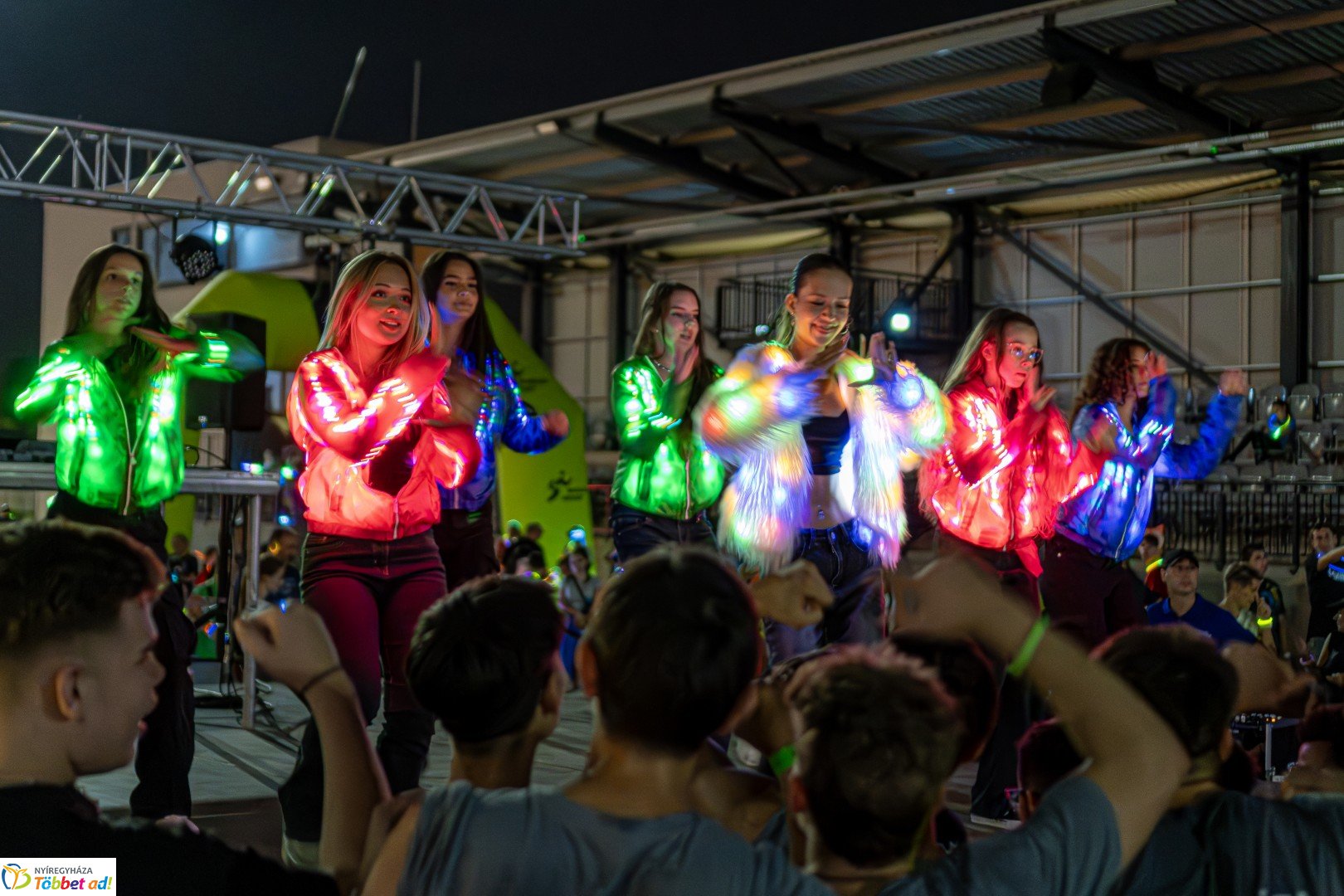 Ve-LED Futás az Nyíregyházi Atlétikai Centrumban