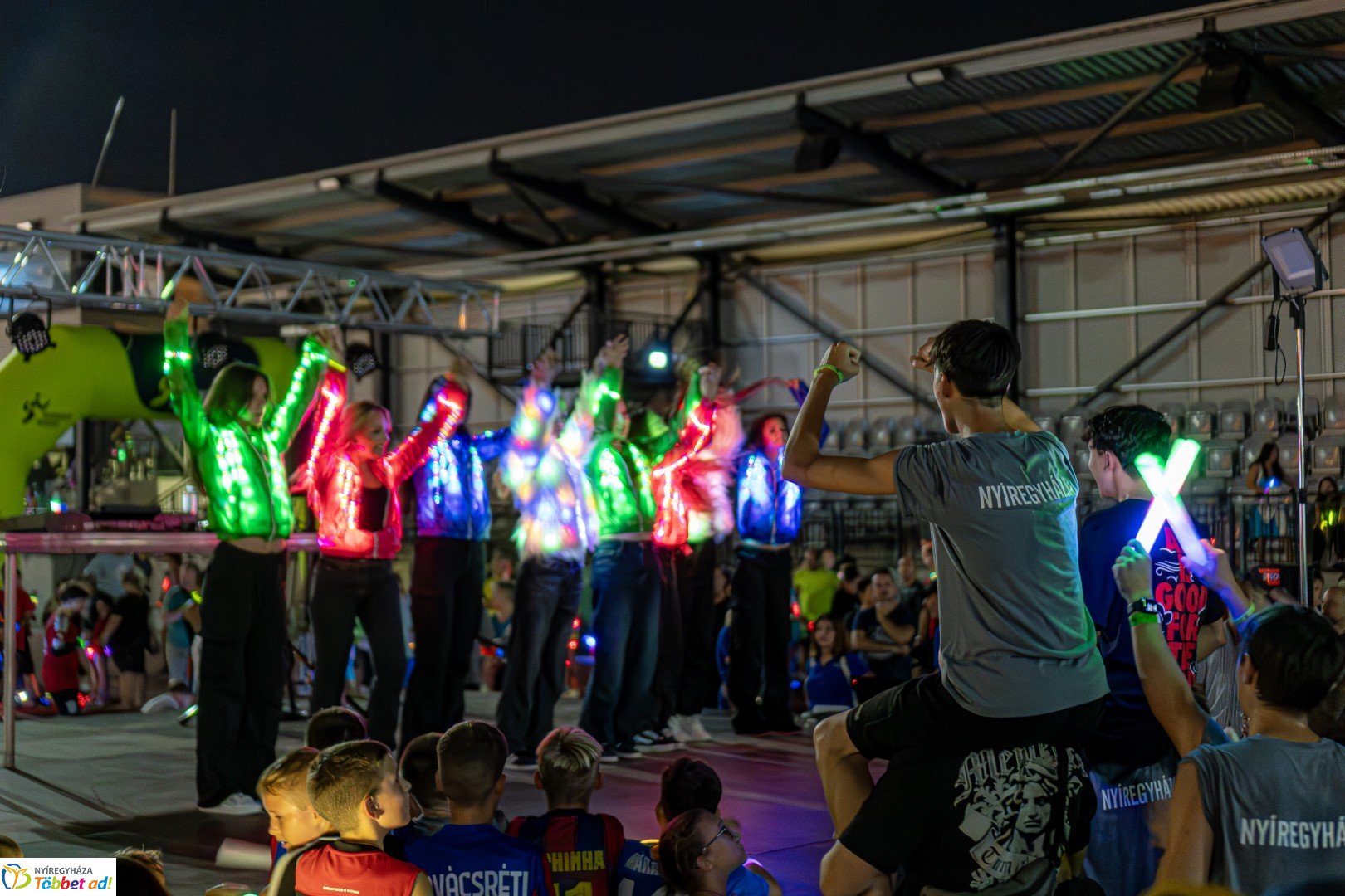 Ve-LED Futás az Nyíregyházi Atlétikai Centrumban