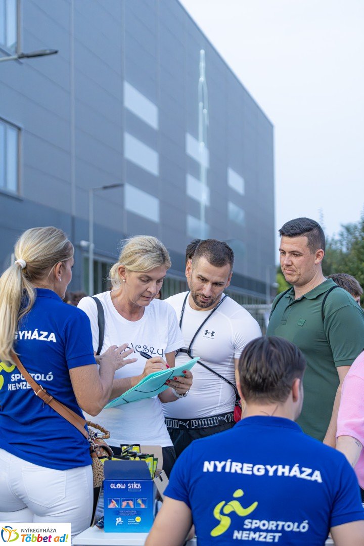 Ve-LED Futás az Nyíregyházi Atlétikai Centrumban