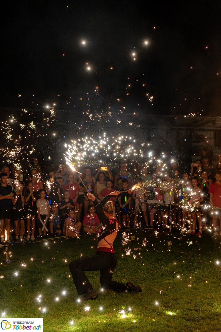 Ve-LED Futás az Nyíregyházi Atlétikai Centrumban