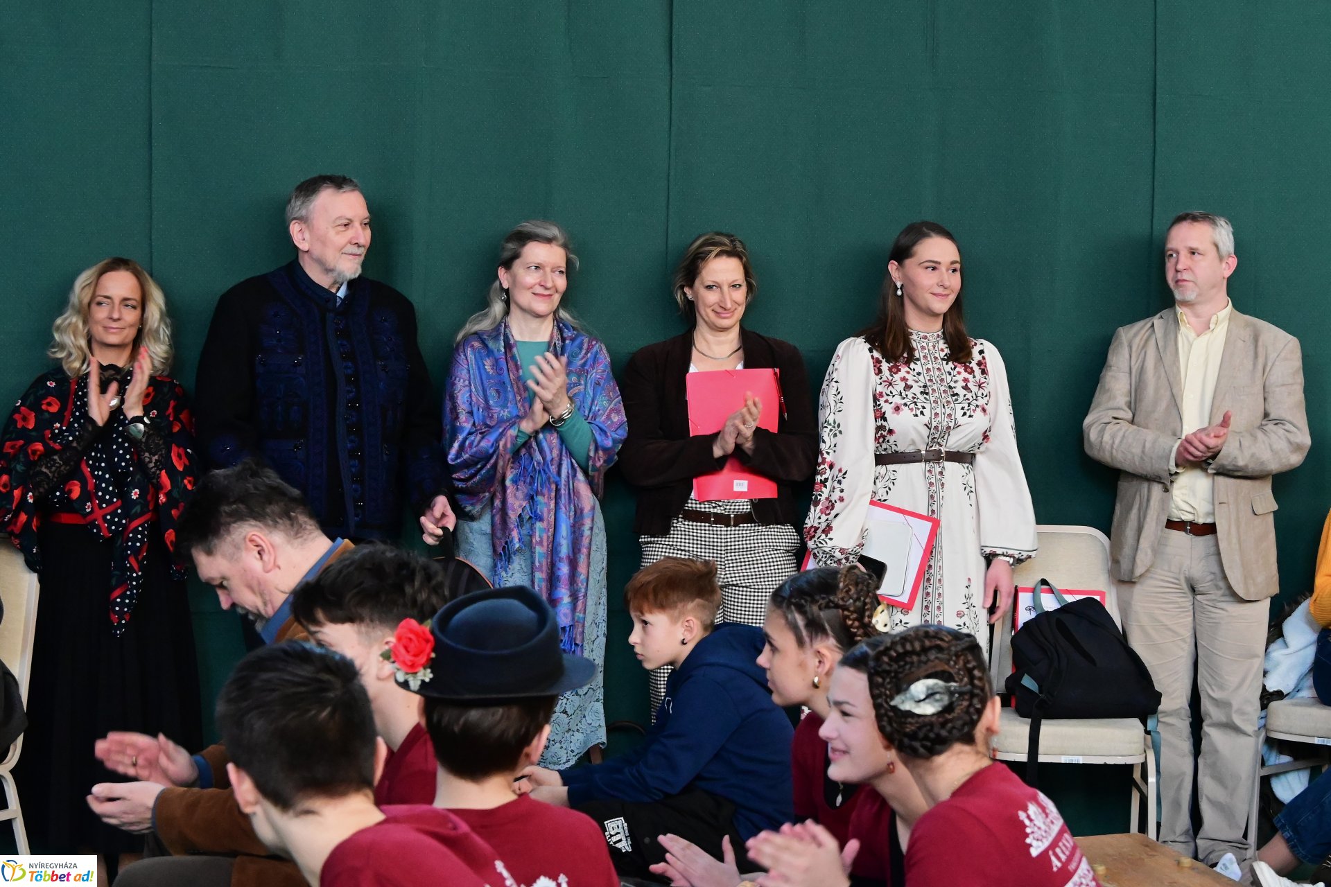 Vécsey-Vásárhelyi néptánc, népzenei, és népdaléneklési verseny