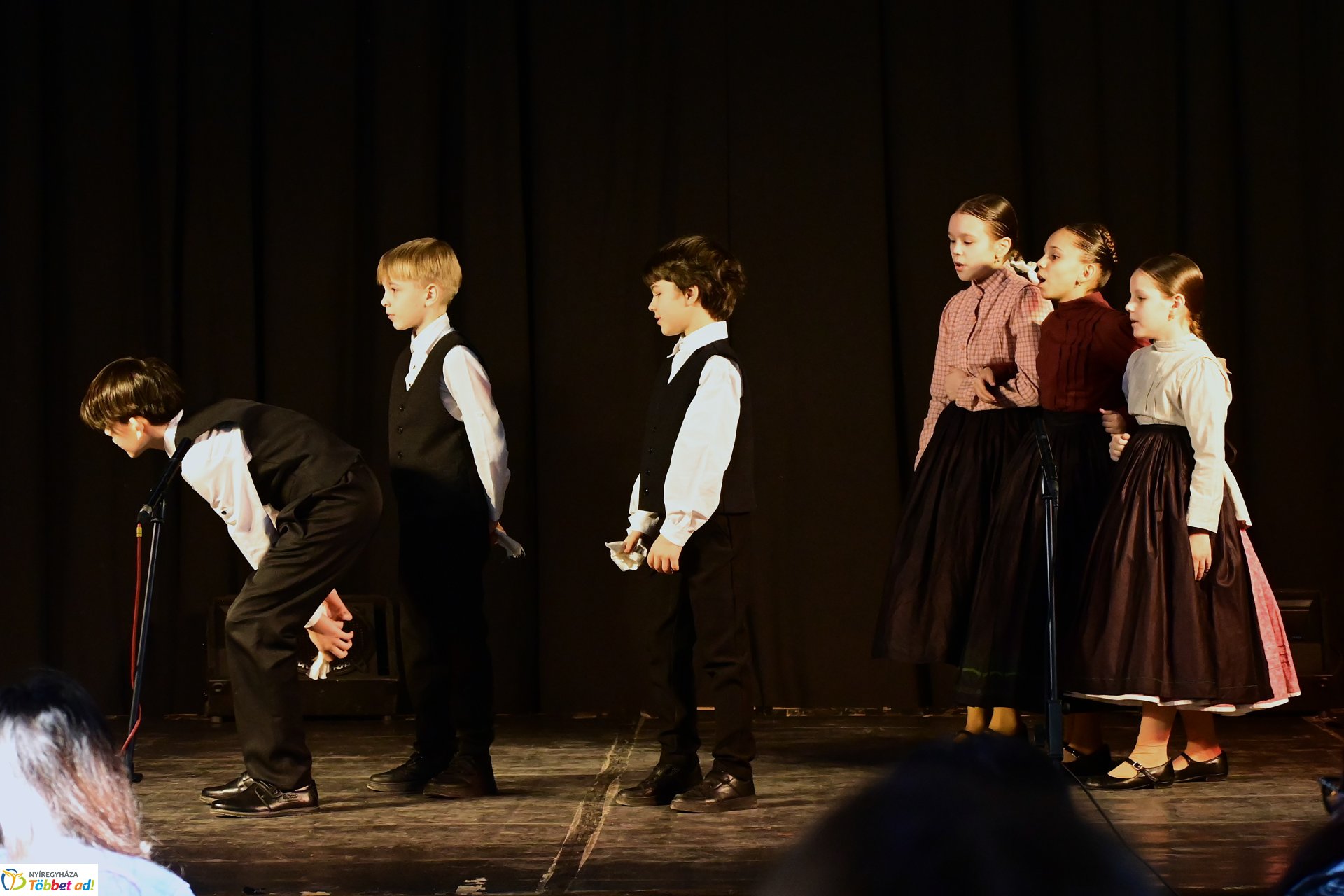 Vécsey-Vásárhelyi néptánc, népzenei, és népdaléneklési verseny