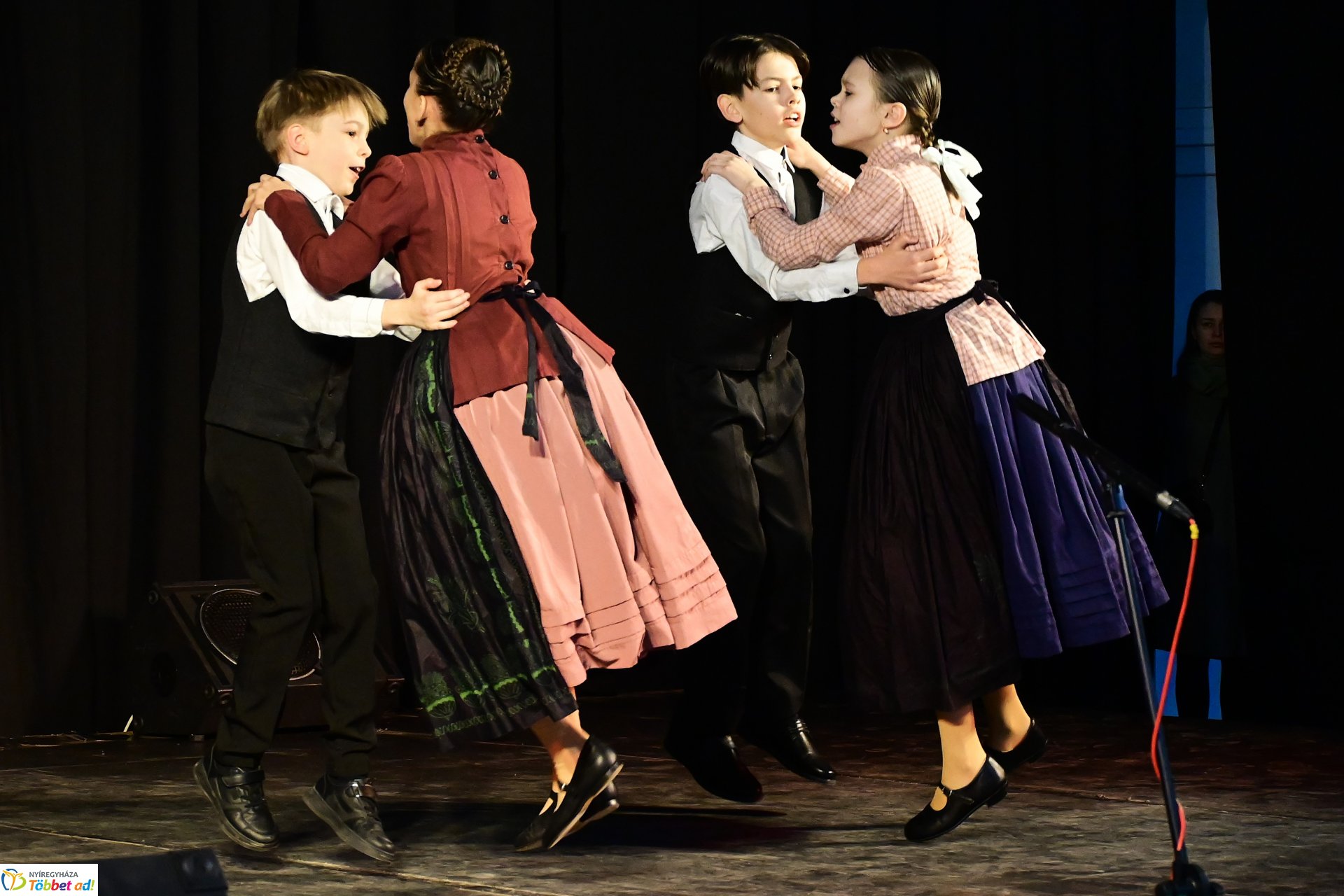 Vécsey-Vásárhelyi néptánc, népzenei, és népdaléneklési verseny